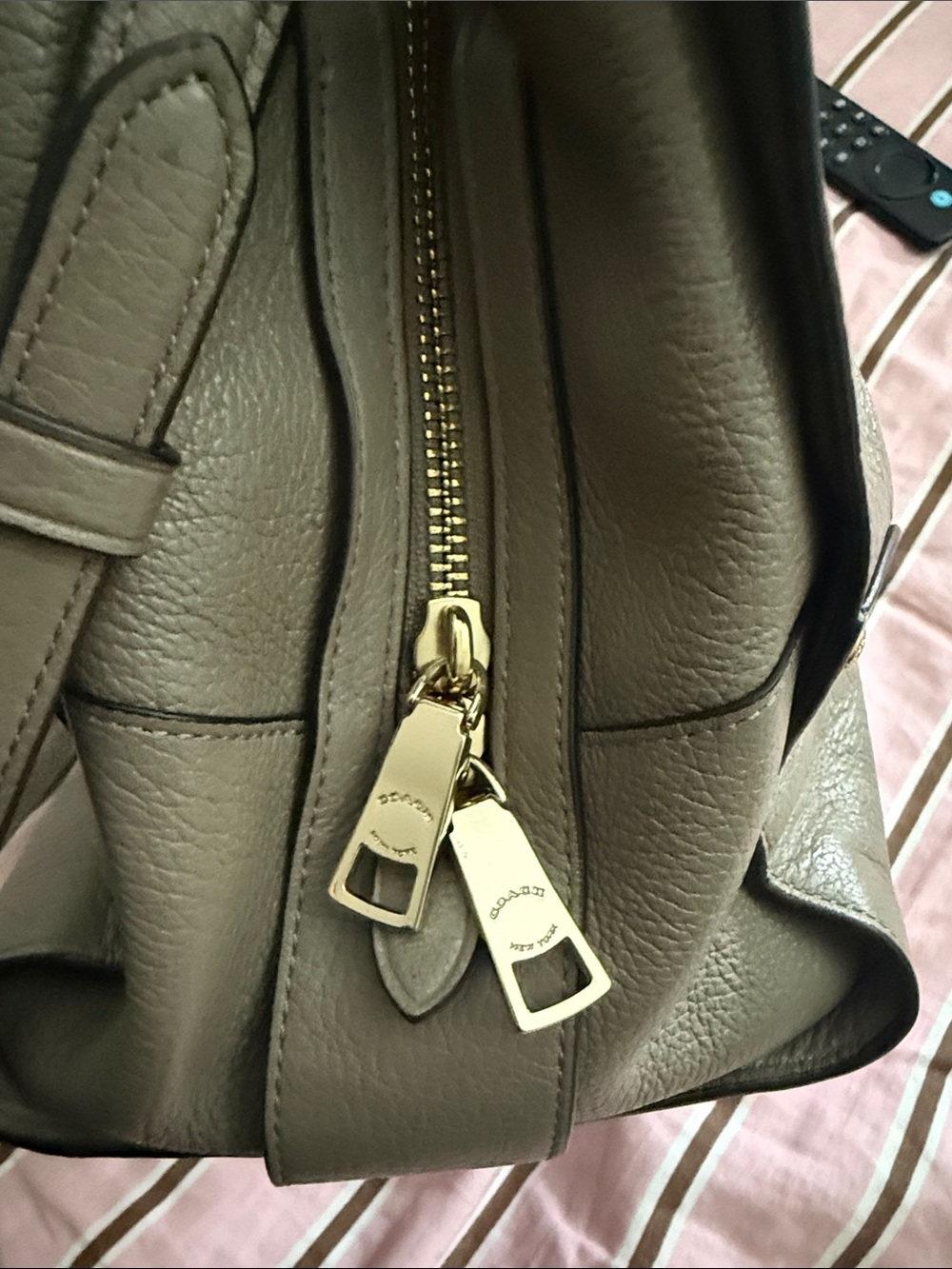 COACH MERCER GRAY Crossbody Leather Satchel with Gold bagCharm tea rose white - Picture 12 of 13